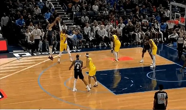 完美体育平台-霍姆格伦关键三分投进砍下22分，雷霆剩3分钟落后步行者5分