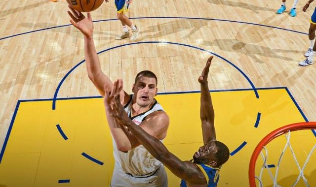 完美体育官网-掘金连续两年横扫勇士 近11场赢10场完全碾压